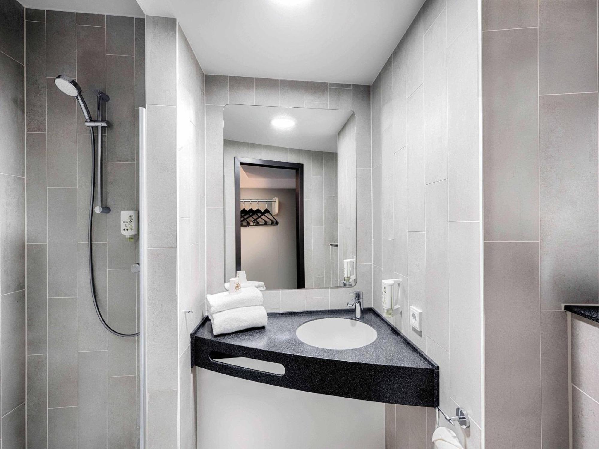 Duesseldorf-mitte 3*