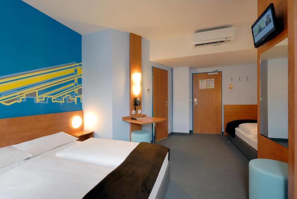 Hotel - Mitte 2*